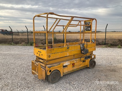 2005 Haulotte Compact 8 Electric Schaarlift
