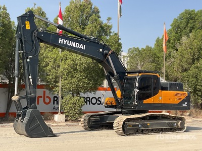 2023 Hyundai HX350A L Tracked Excavator