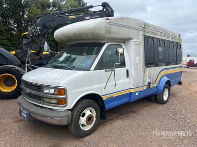 2002 Chevrolet Express G3500 4x2 Autobus (Inoperable)