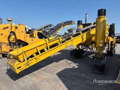 2007 Gomaco Commander III Curb & Gutter Machine