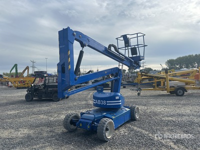 2008 UpRight AB38 2WD Electric Telescopic Boom Lift