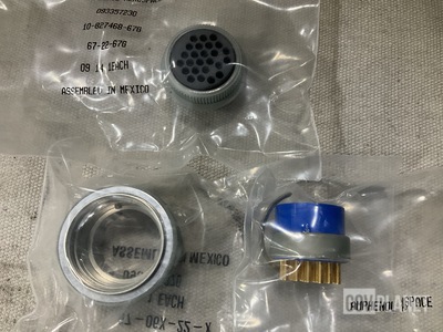 (4) Amphenol 67-06E22-67SX Electrical Plug Connectors