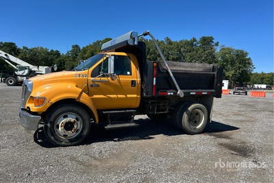 2005 Ford F-650 4x2 S/A Dump Truck