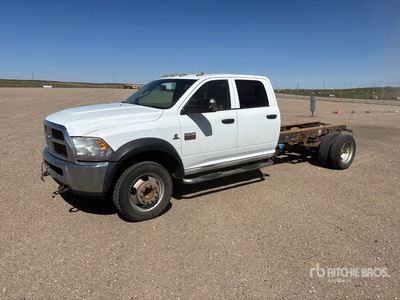 2012 Dodge 5500 4x4 Crew Cab Cabina y chasis