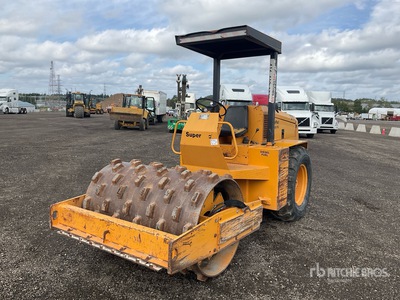 Super Pac 600P Padfoot Drum Compactor