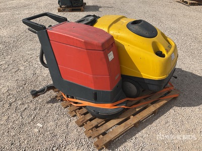 Pressure Washer and Scrubber ورش و مخازن متنوعة