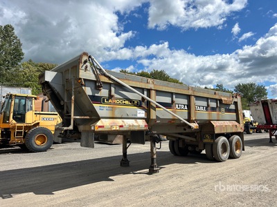 2012 Larochelle M28 28 ft T/A Rimorchio ribaltabile posteriore