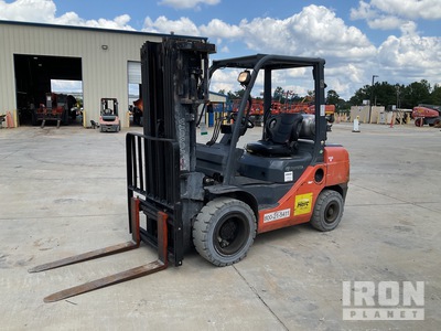 2018 Toyota 8FGU30 4900 lb Pneumatic Tire Forklift