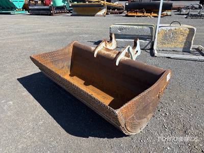 EDF DX190KH 71 in Q/C Cleanup Excavator Bucket
