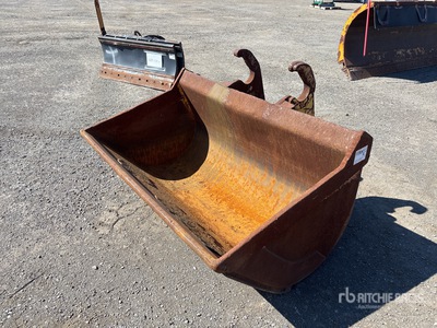 EDF 61 in Q/C Cleanup Excavator Bucket