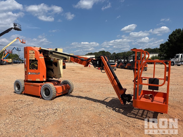 ELEVADOR ARTICULADO 2016 JLG E300AJP