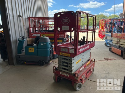 2018 MEC Micro19 Electric Scissor Lift