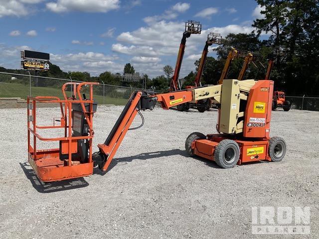ELEVADOR ARTICULADO 2016 JLG E300AJP