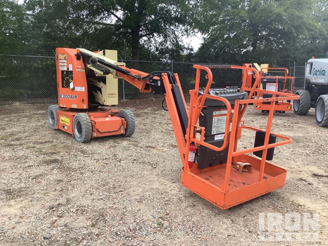 ELEVADOR ARTICULADO 2016 JLG E300AJP