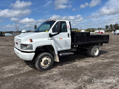 2006 GMC C5 4x4 Flatbed Truck
