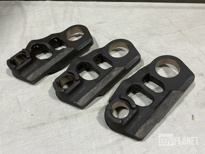 (69) John Deere T189264 Track Links