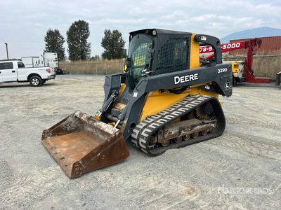 2013 John Deere 329D Two-Speed を見 Compact Track Loader