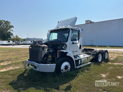 2016 Freightliner M2112 6x4 Sleeper Truck Tractor (Inoperable)