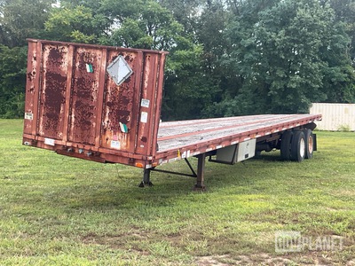 1988 Miller P2452 Flatbed Trailer