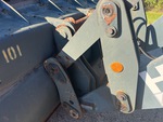 Chassis with Quick Coupler to Arms Pins