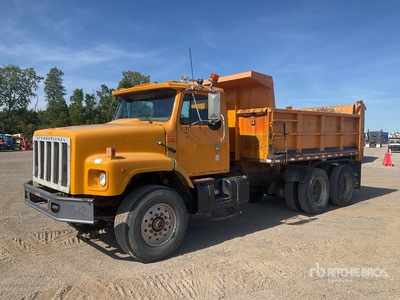 2001 International 2674 6x4 T/A Dump Truck