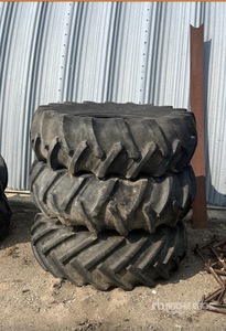 Quantity of (3) 18.4-26 Reifen
