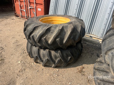 Quantity of (2) 18.4-26 Neumáticos