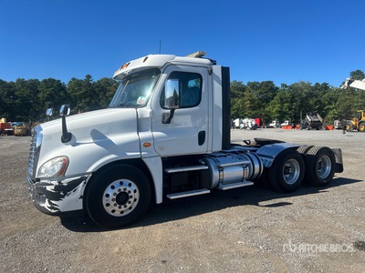 2015 Freightliner Cascadia 125 6x4 تراكتور شاحنة نهارية (ثنائية المحور)