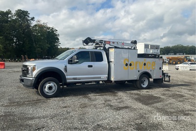2019 Ford F-550 4x2 Extended Cab شاحنة خدمة