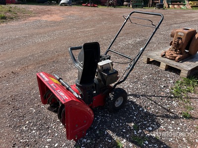 Yard Machine 22 in Walk-Behind Quitanieves de soplado