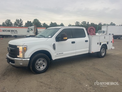 2018 Ford F-350 XL 4x2 Crew Cab Camión Utilitario
