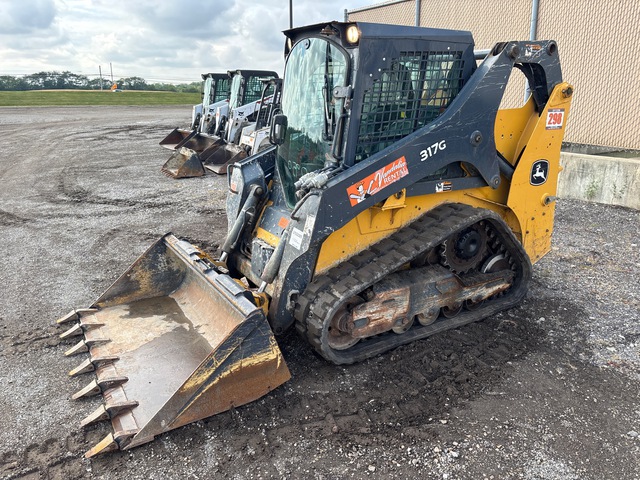 2019 John Deere 317G