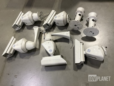 (5) Pelco ESIOPCBW24 Surveillance Cameras