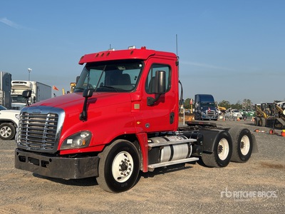 2016 Freightliner Cascadia 125 6x4 T/A Day Cab Truck Tractor