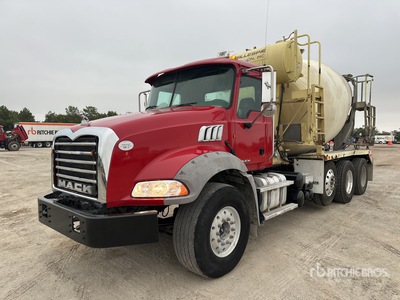 2015 Mack GU813 8x4 Camion malaxeur