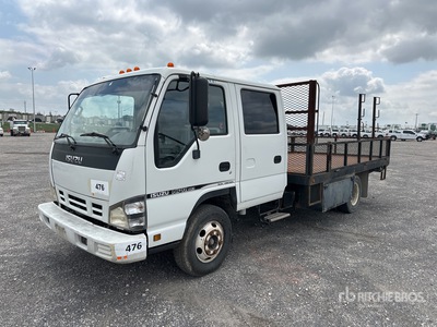 2007 Isuzu NPR 4x2 Crew Cab Camion à Plateau