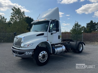 2015 International 4300 SBA 4x2 Day Cab Prime Mover