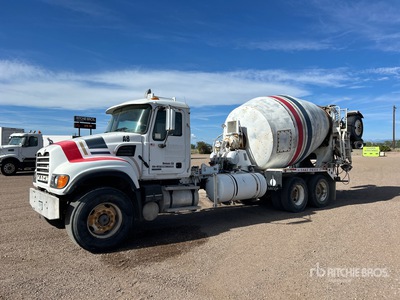 2003 Mack CV713 8x4 ミキサートラック