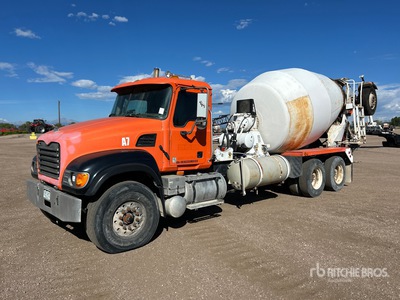 2003 Mack CV513 8x4 Beton-Fahrmischer