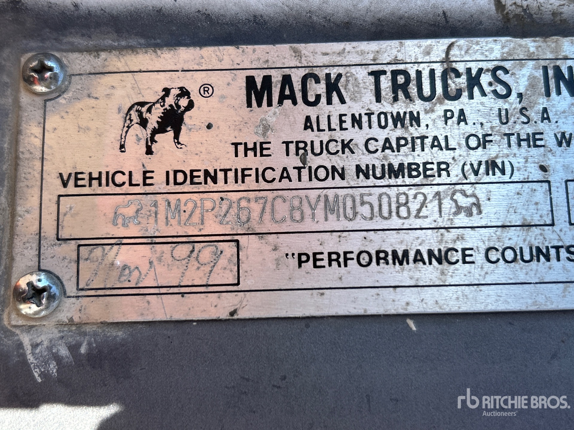 2000 Mack RD688S 6x4 Mixer Truck