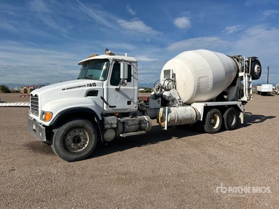2002 Mack CV513 6x4 Camion hormigonera