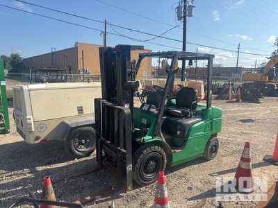 2014 Mitsubishi FD25N Pneumatic Tire Carretilla Elevadora (Inoperable)