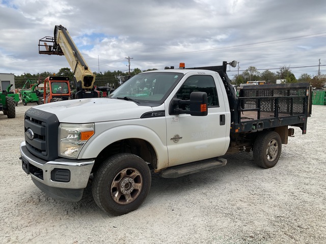 2016 Ford F-250 XL 4x4 Flatbed Truck