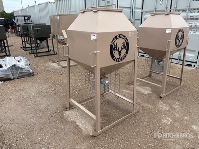 Big Daddy Feeders 700 LB Solar Deer Feeder Divers - Magasin, entrepôt, consommateur (Unused)