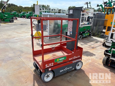 2017 Skyjack SJ12 Plateforme élévatrice à mât vertical
