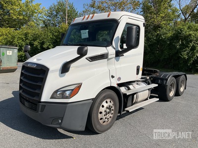 2022 Freightliner Cascadia 6x4 3- Achs Sattelzugmaschine mit Schlafkabine