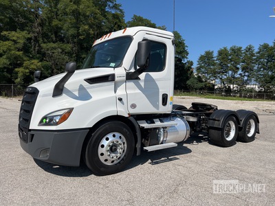 2022 Freightliner Cascadia 6x4 T/A Day Cab Truck Tractor