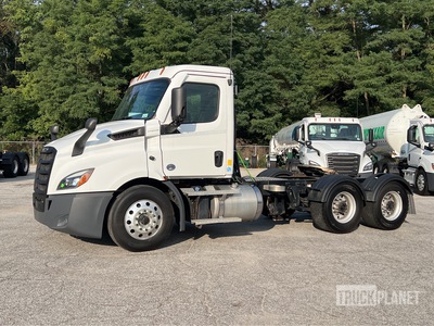 2022 Freightliner Cascadia 6x4 T/A Day Cab Truck Tractor