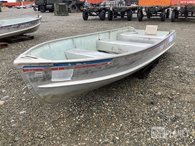 Alumacraft Boat