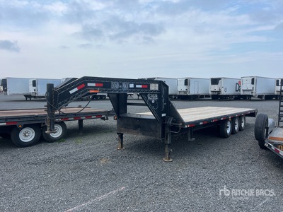 2004 Load Max 24 ft Tri/A Gooseneck Equipment Trailer